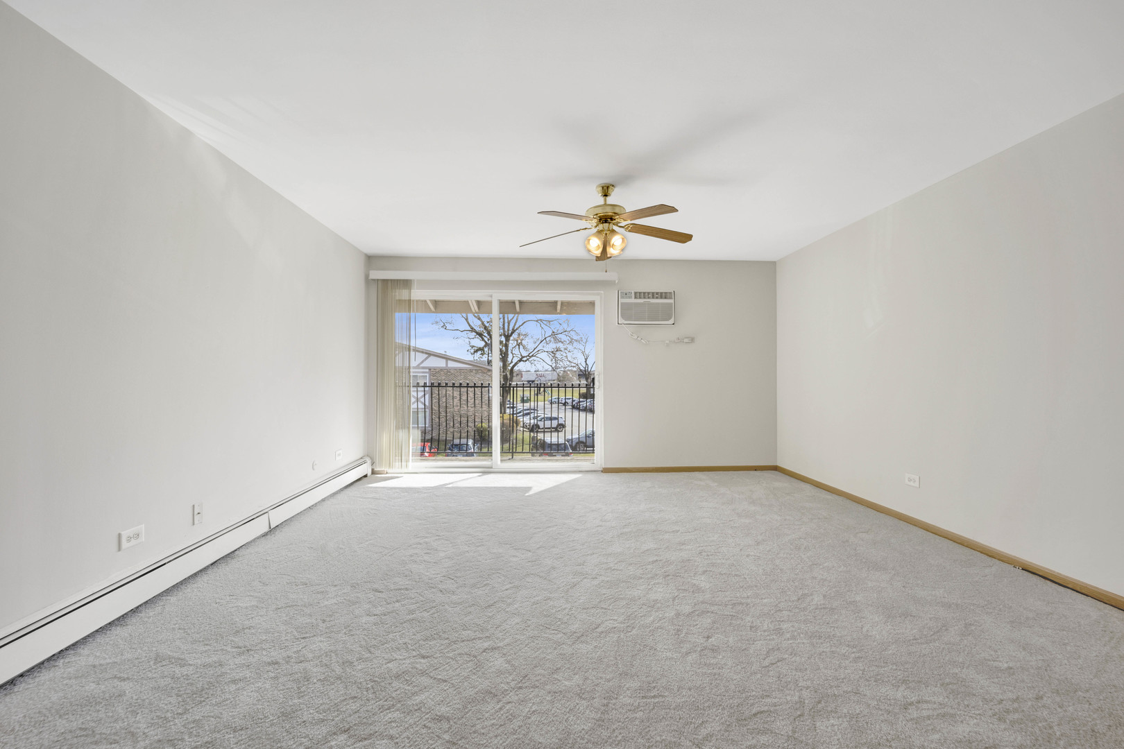 9S220 LAKE Drive Unit: 16-201