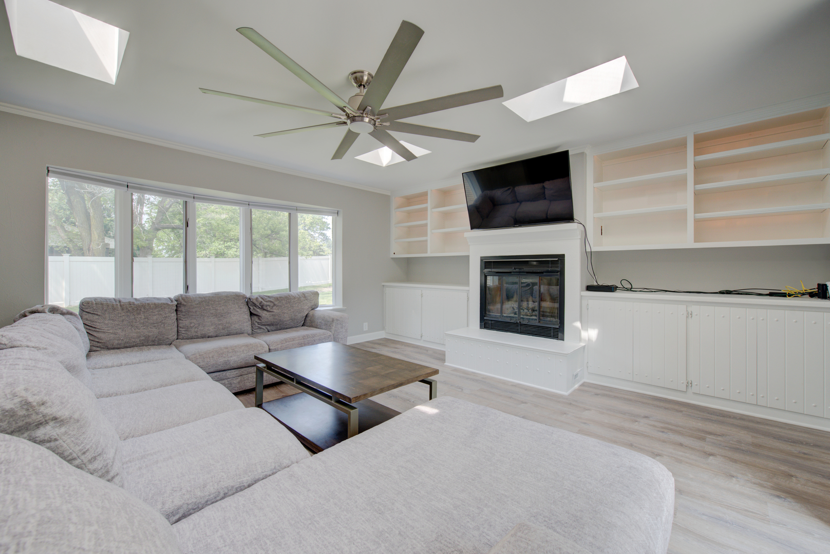 3 W Eureka Drive