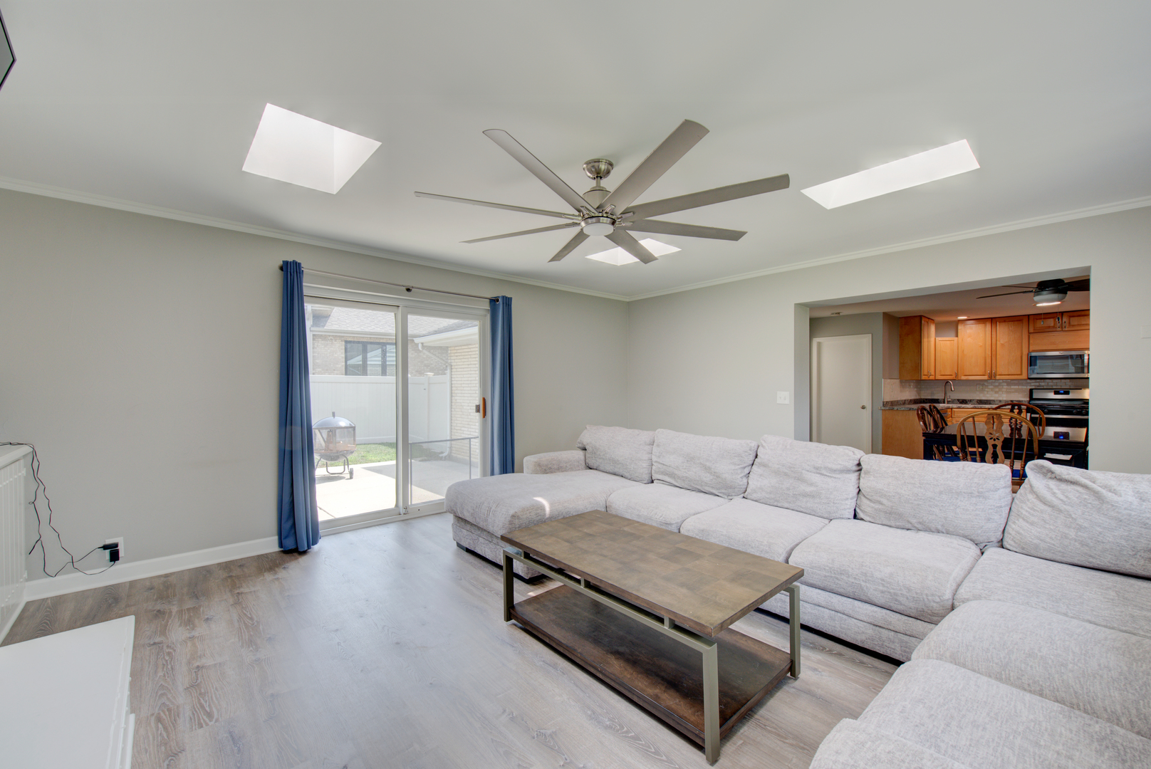 3 W Eureka Drive