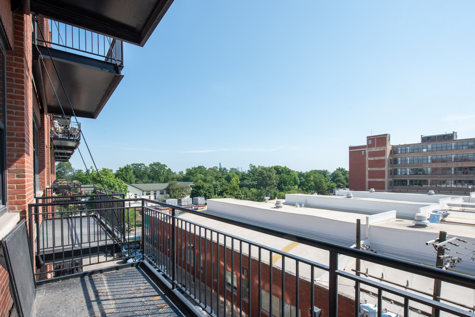 2323 W Pershing Road Unit: 412