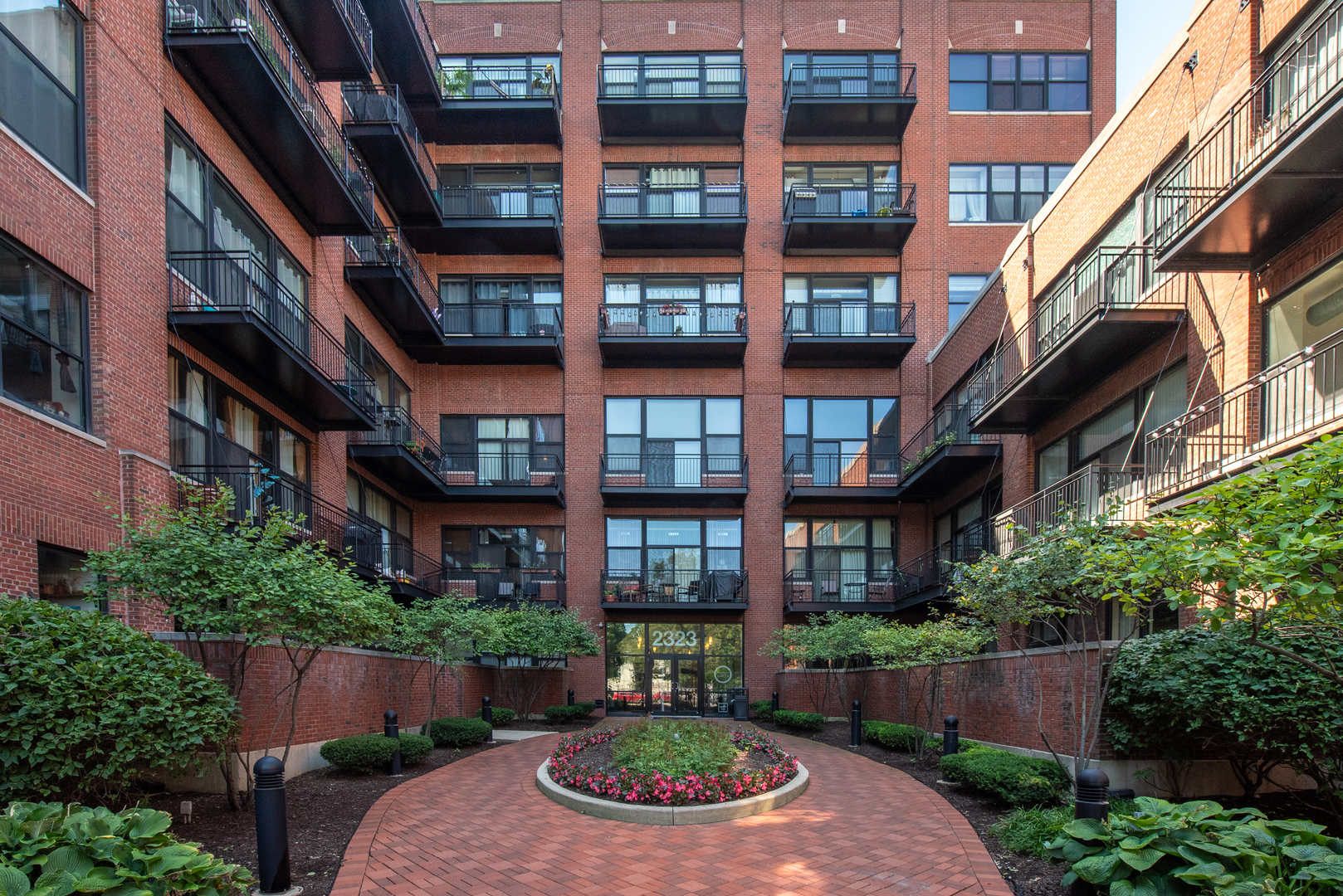 2323 W Pershing Road Unit: 412
