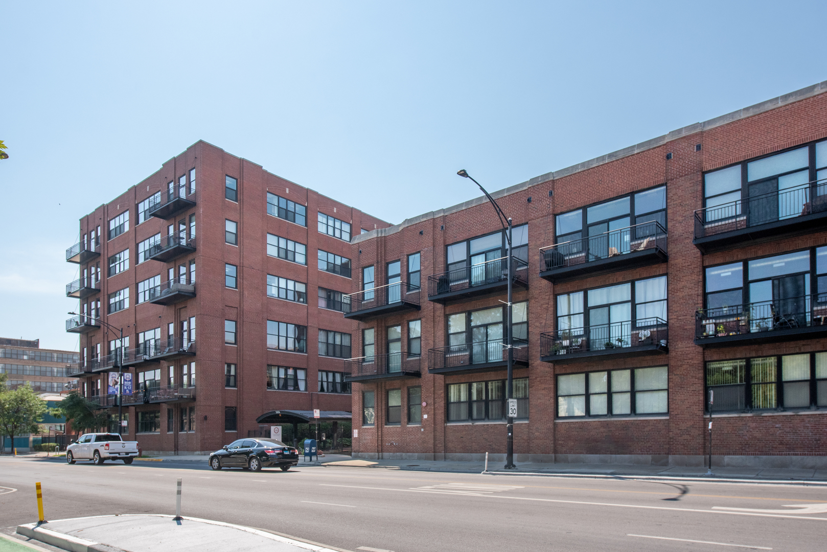 2323 W Pershing Road Unit: 412
