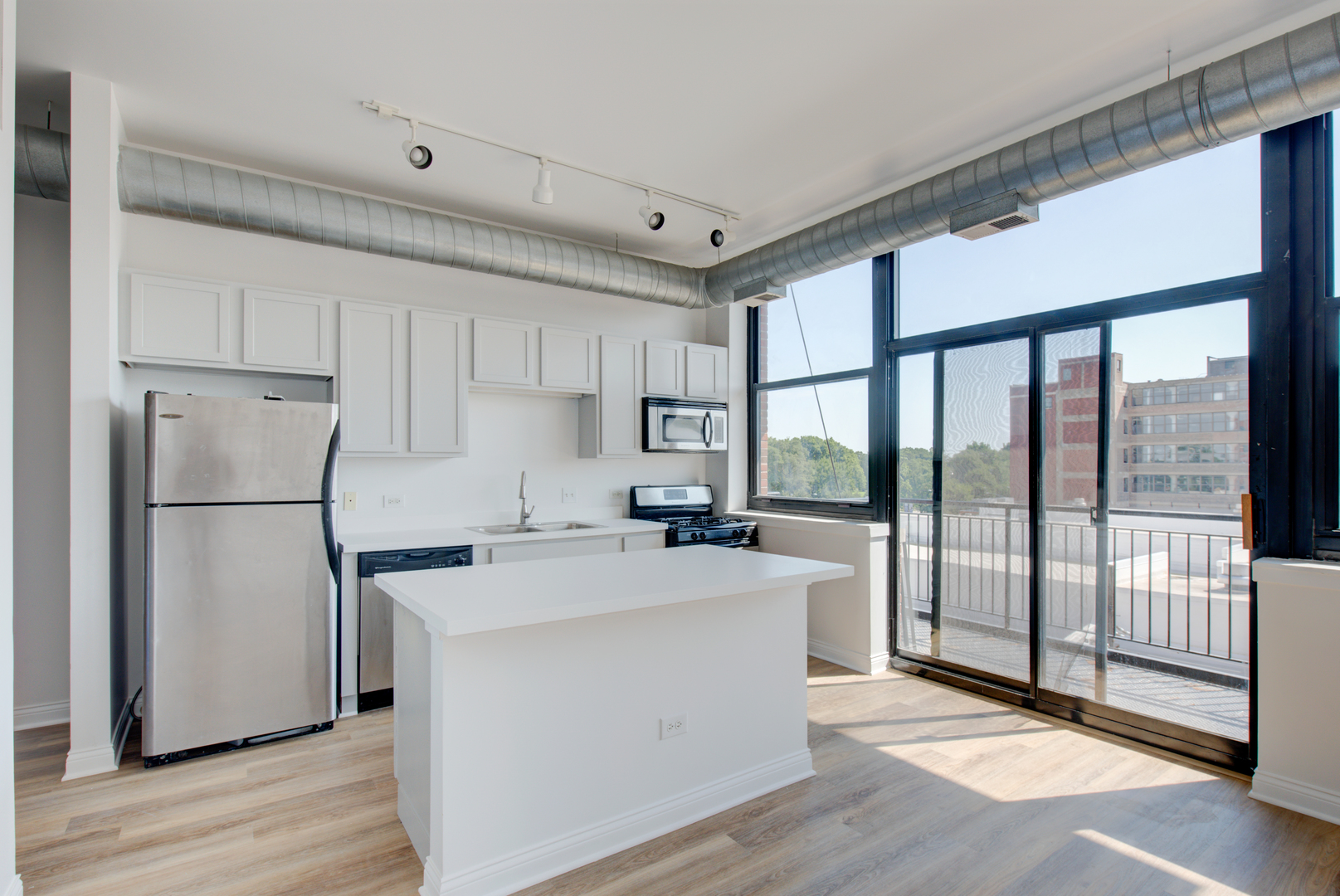 2323 W Pershing Road Unit: 412