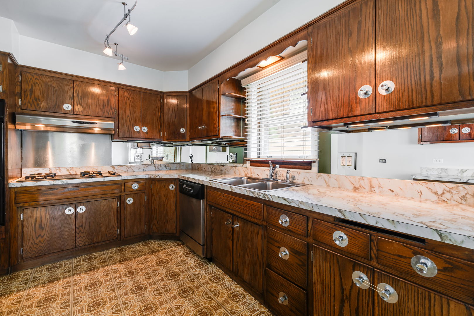 1900 Manchester Avenue