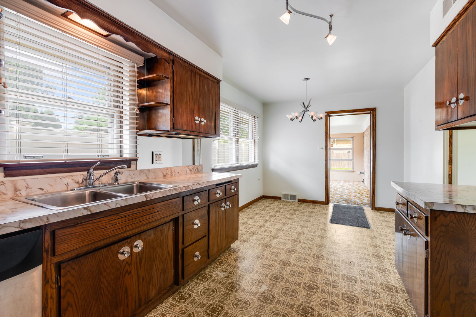 1900 Manchester Avenue