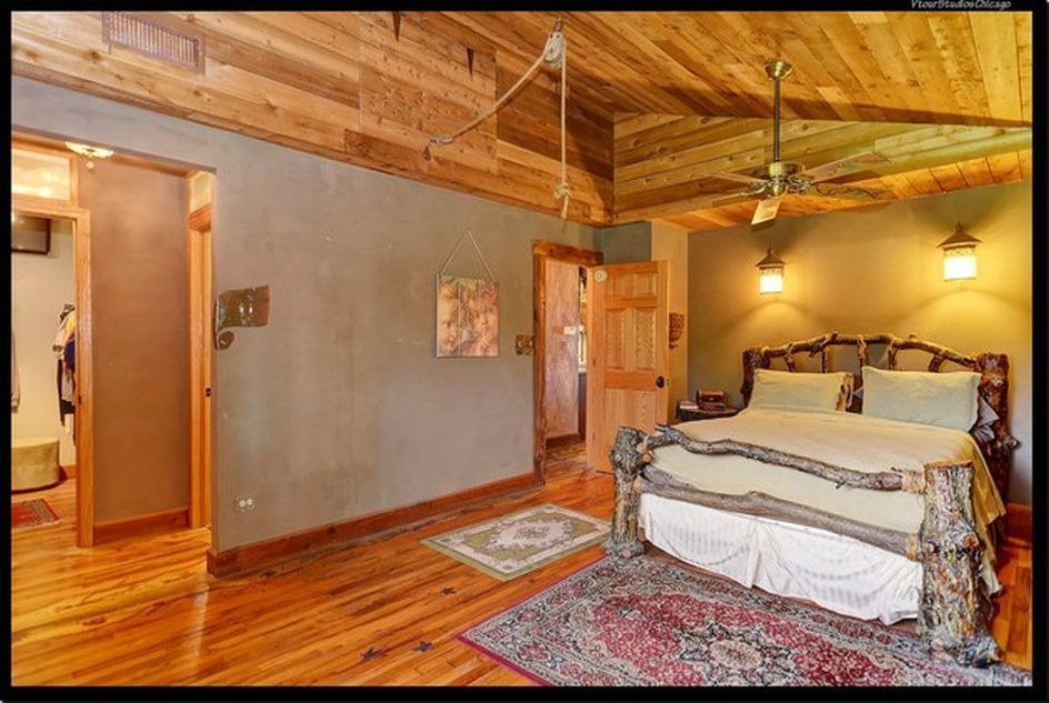 8538 Washington Street