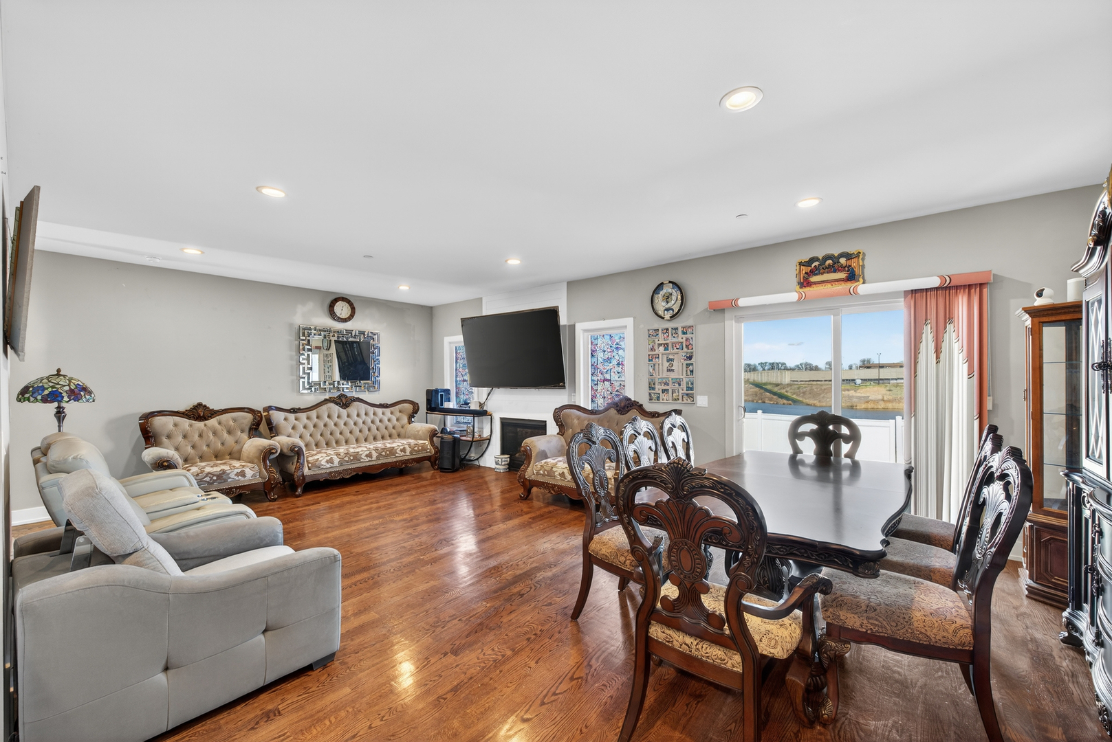 8166 W 87th Street Unit: 8166