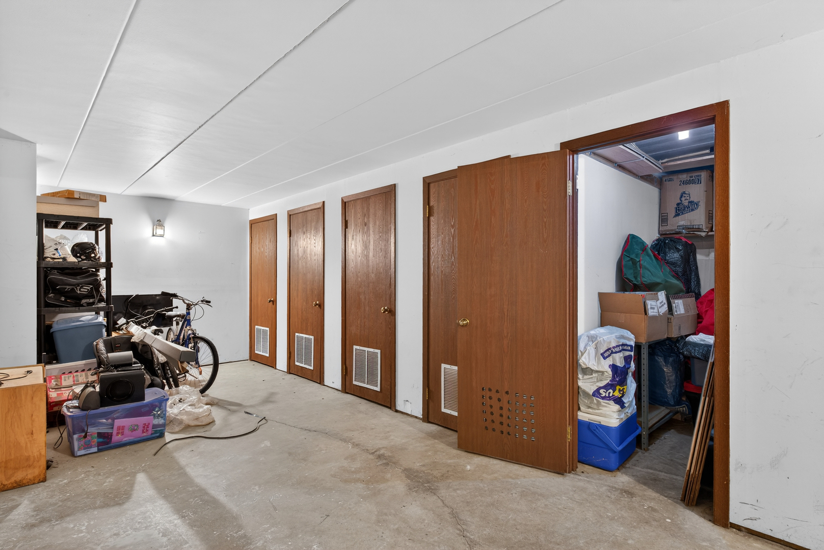 6056 S Keating Avenue Unit: 2E