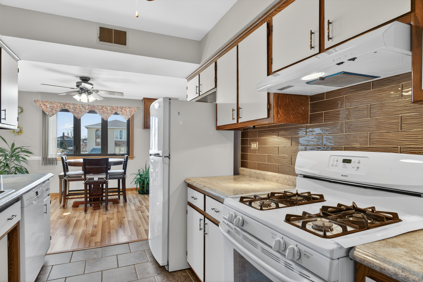 6056 S Keating Avenue Unit: 2E