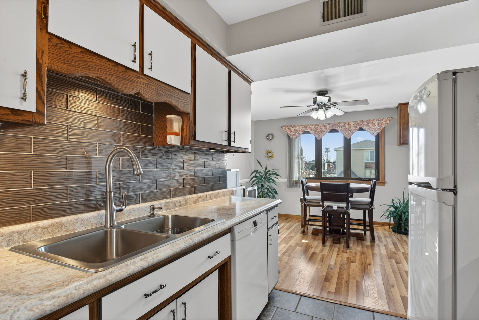 6056 S Keating Avenue Unit: 2E