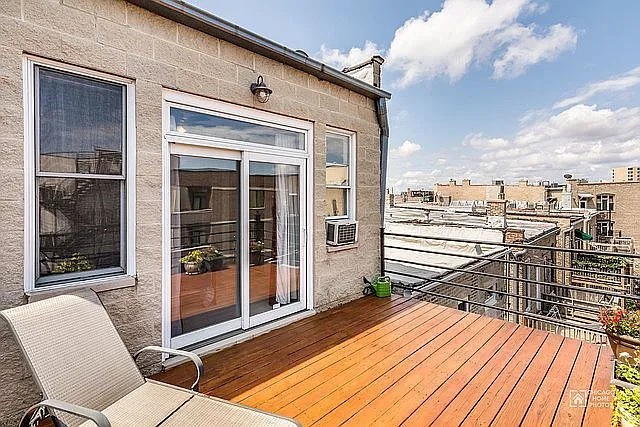 1947 N Wilmot Avenue Unit: 2