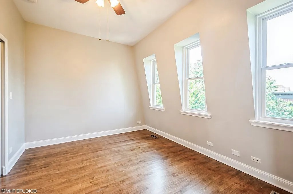 1947 N Wilmot Avenue Unit: 2