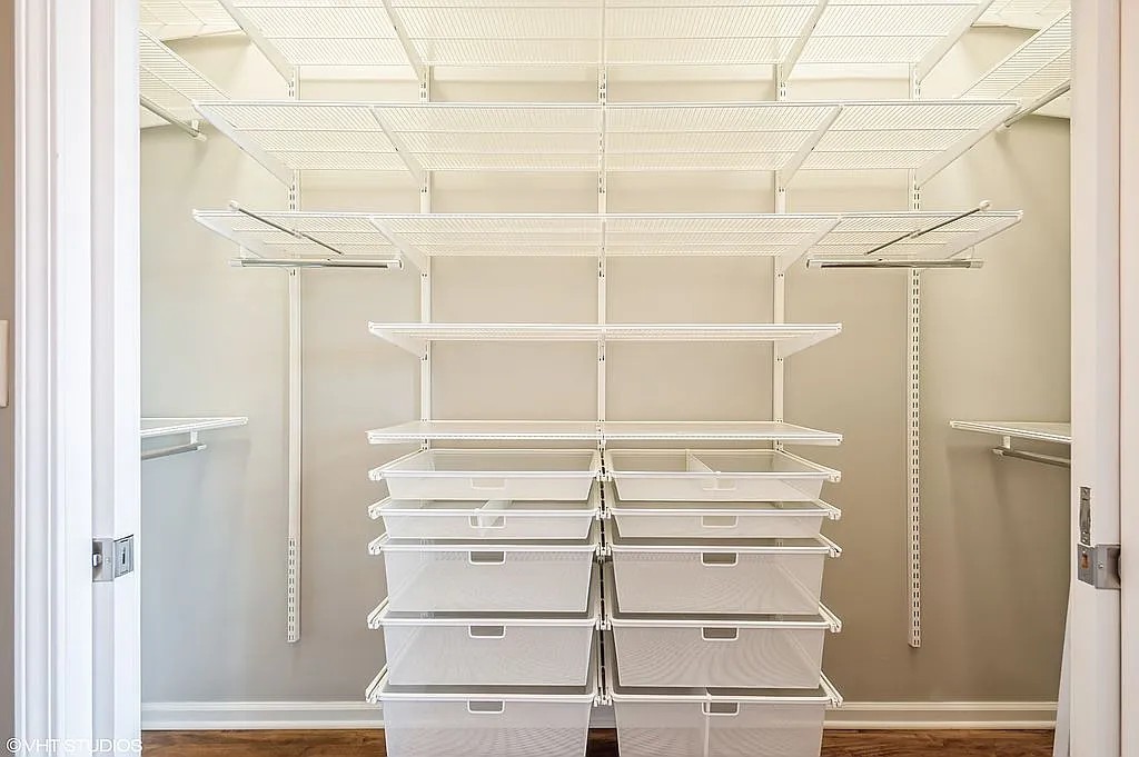 1947 N Wilmot Avenue Unit: 2