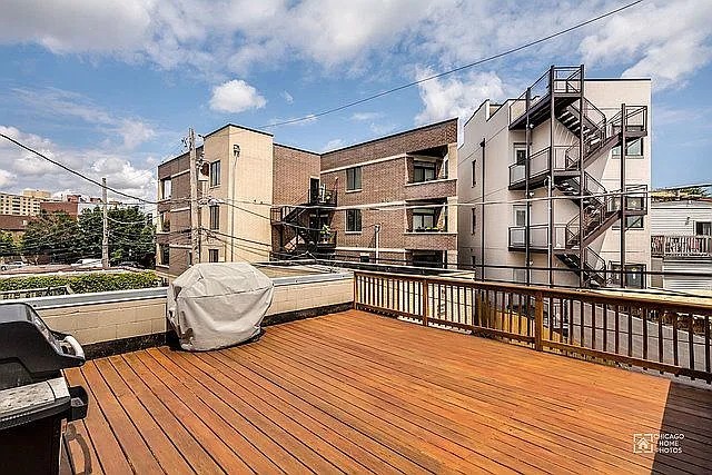 1947 N Wilmot Avenue Unit: 2