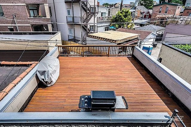 1947 N Wilmot Avenue Unit: 2