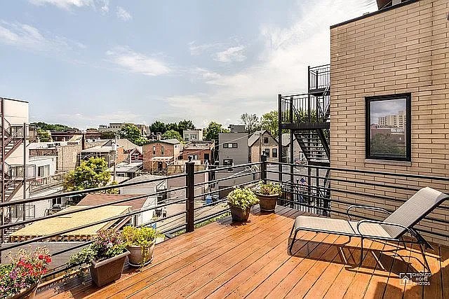 1947 N Wilmot Avenue Unit: 2