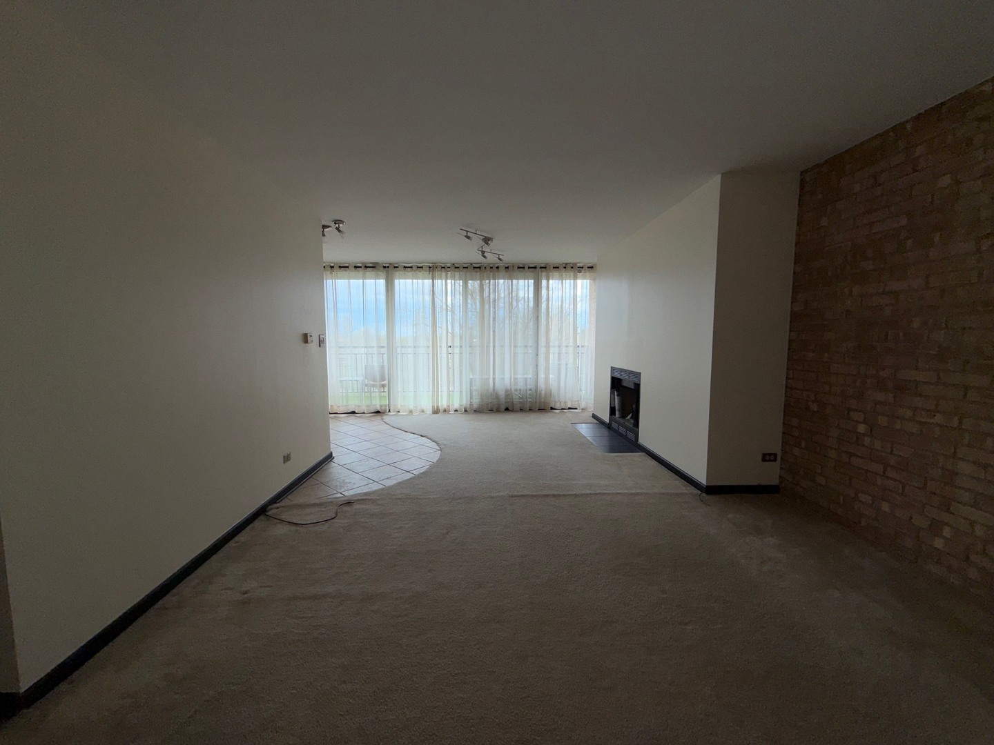 6010 Oakwood Drive Unit: 5E