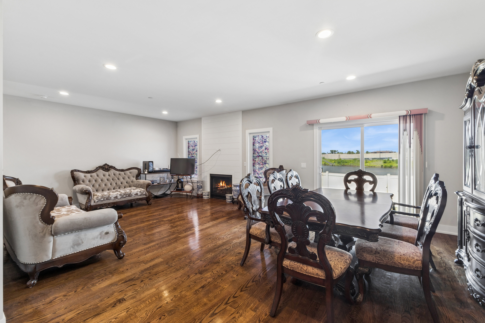 8166 W 87th Street Unit: 8166
