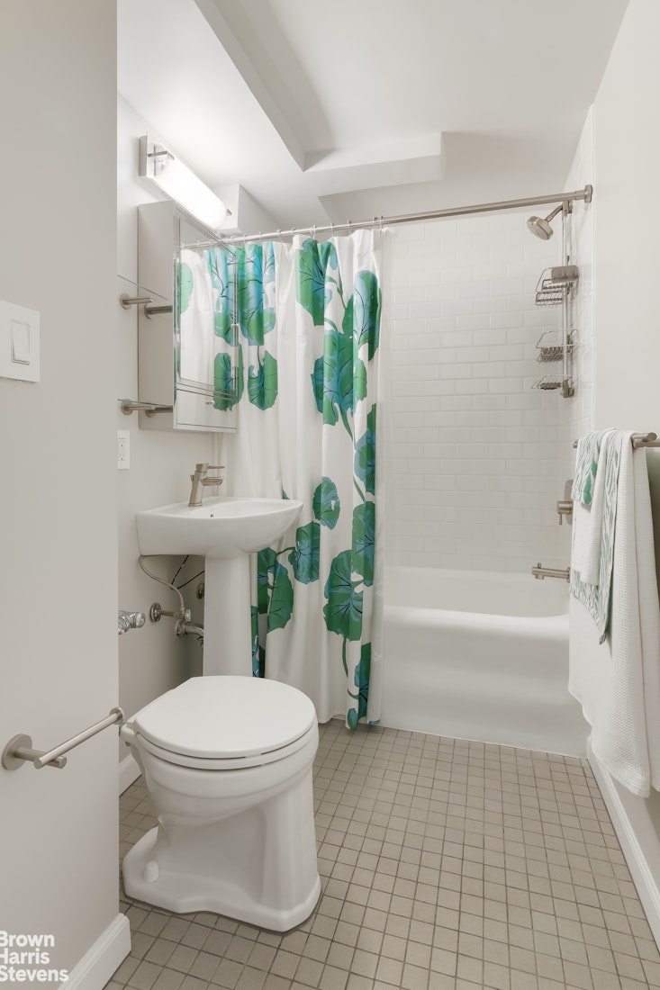 25 TUDOR CITY Place 409