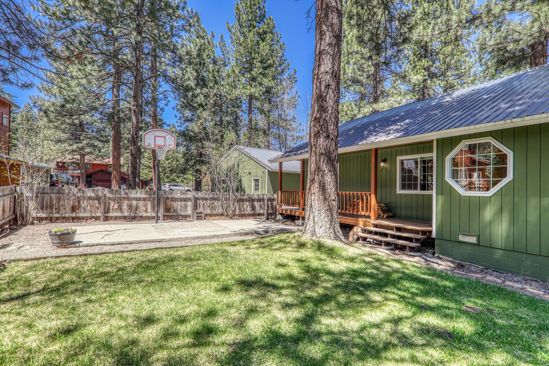 10411 Saint James Place