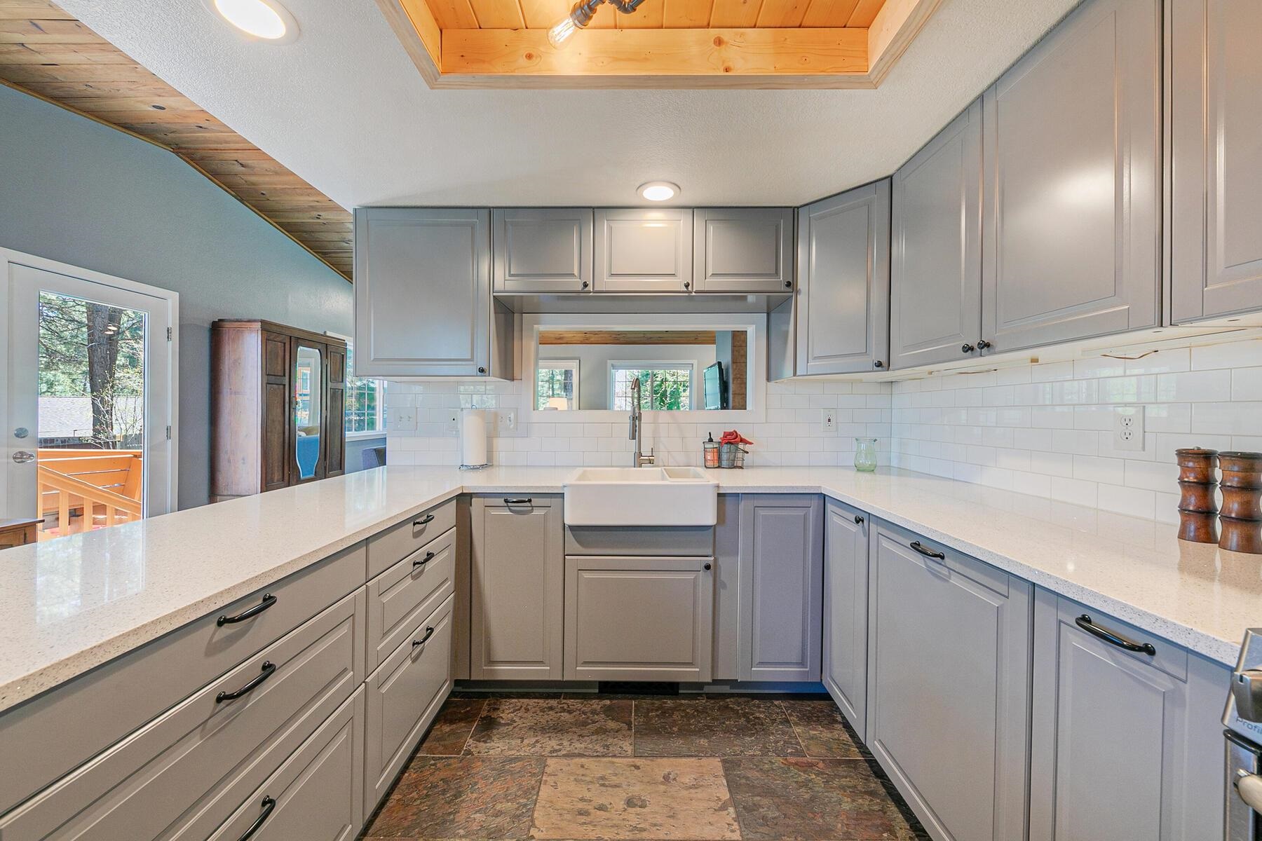 10411 Saint James Place