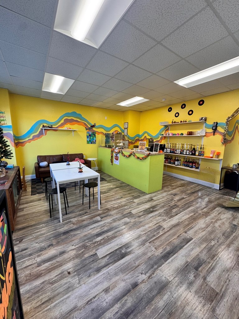 3292 Main St