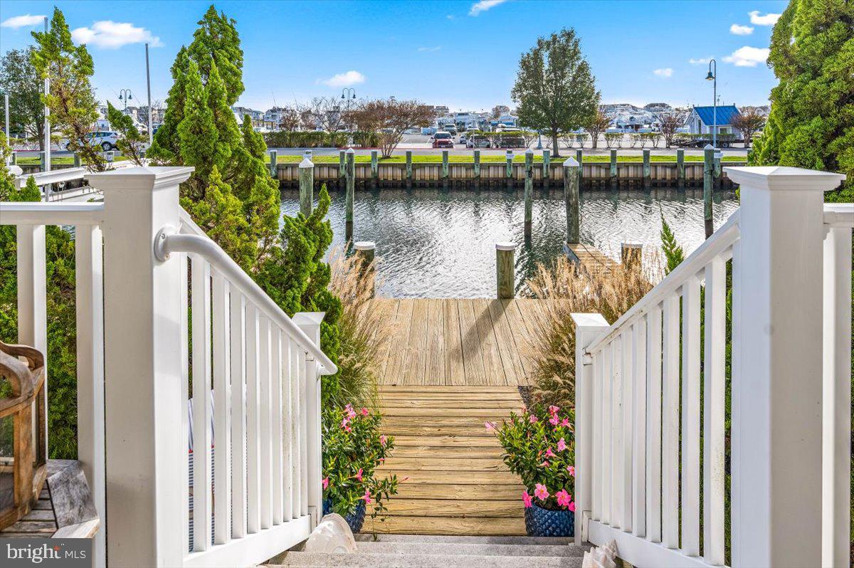 13000 MARINA VIEW LANE 10