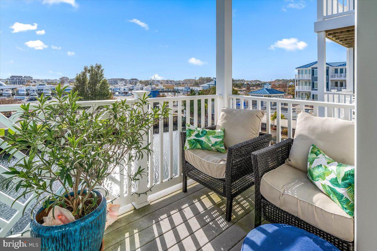 13000 MARINA VIEW LANE 10