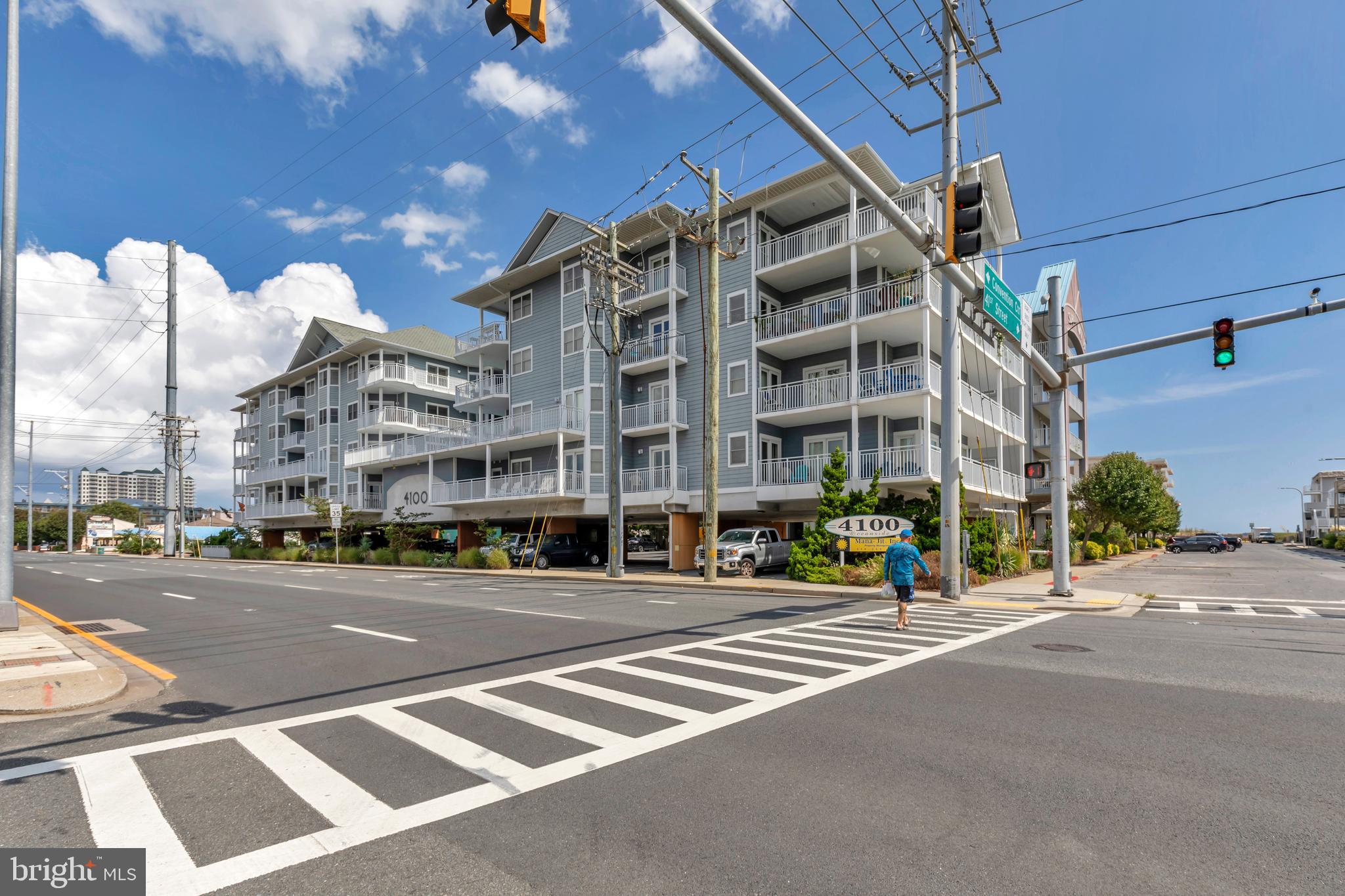 18 41ST STREET 302