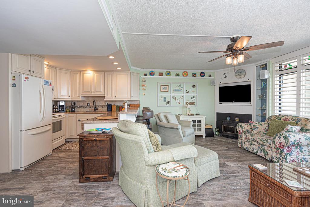 11100 COASTAL HIGHWAY 2002
