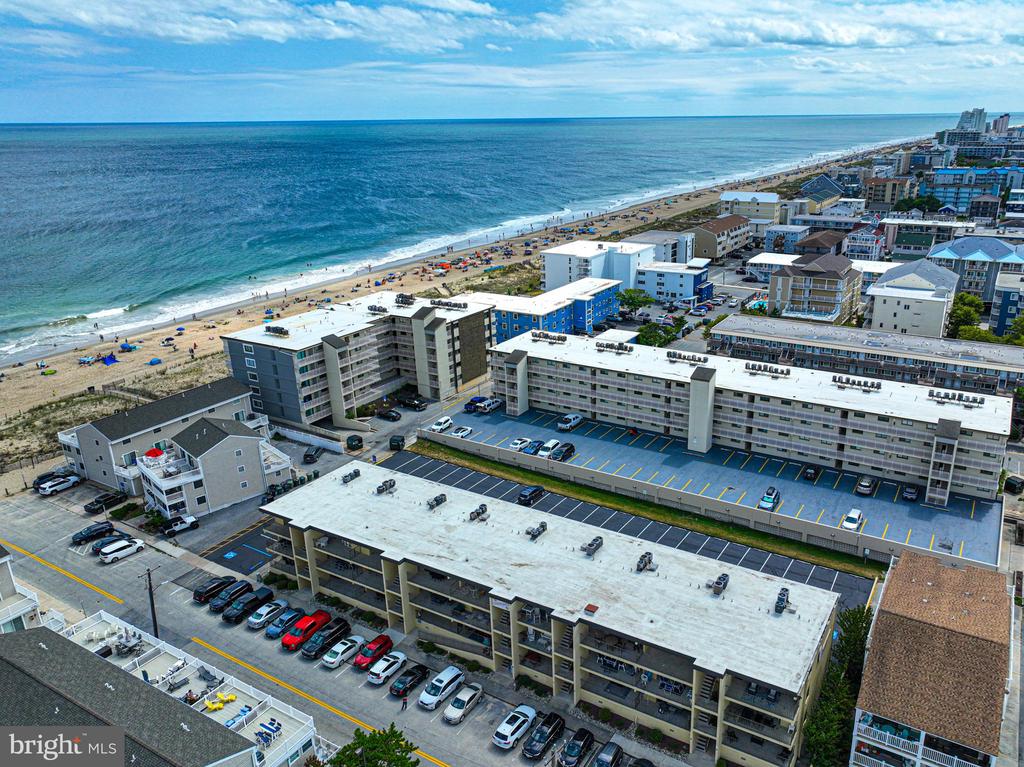 9 47TH STREET 207