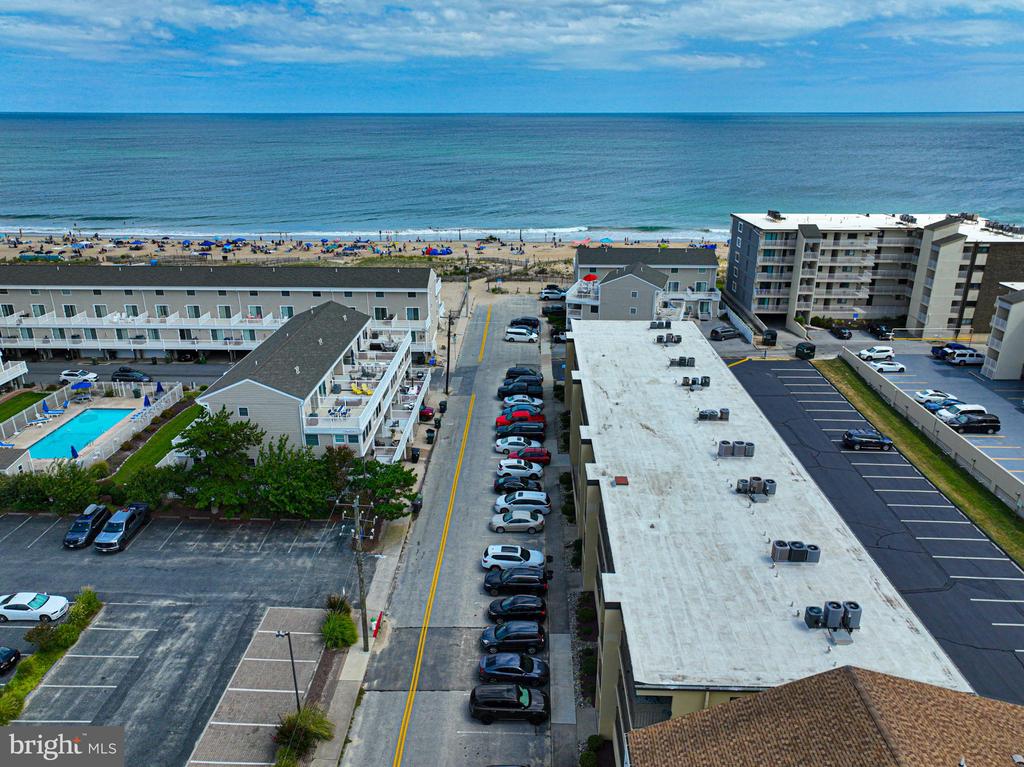 9 47TH STREET 207