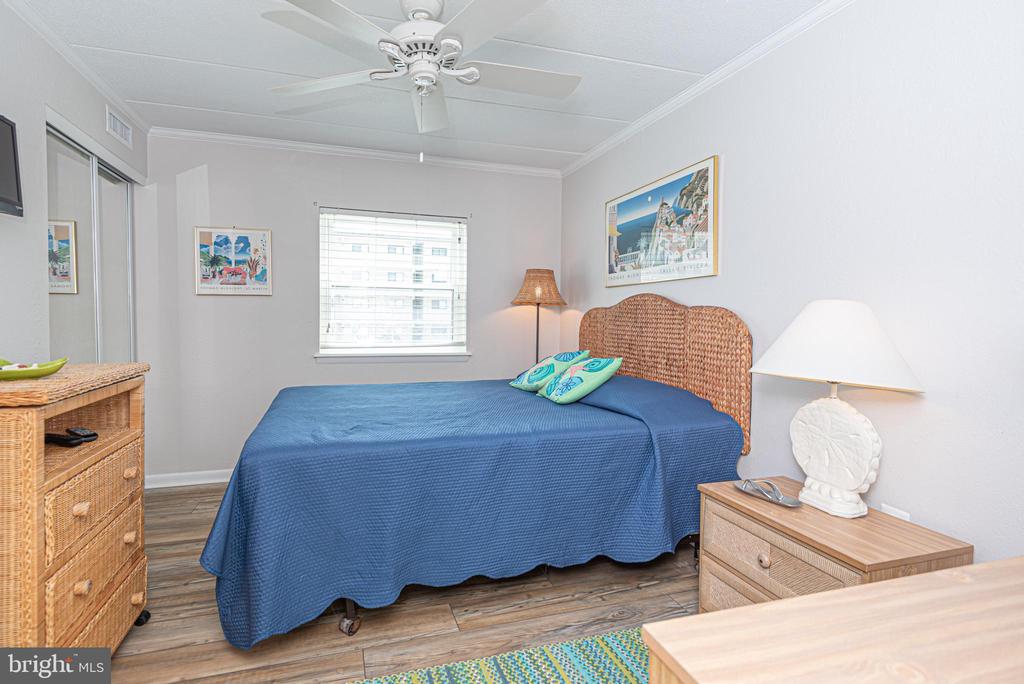 9 47TH STREET 207