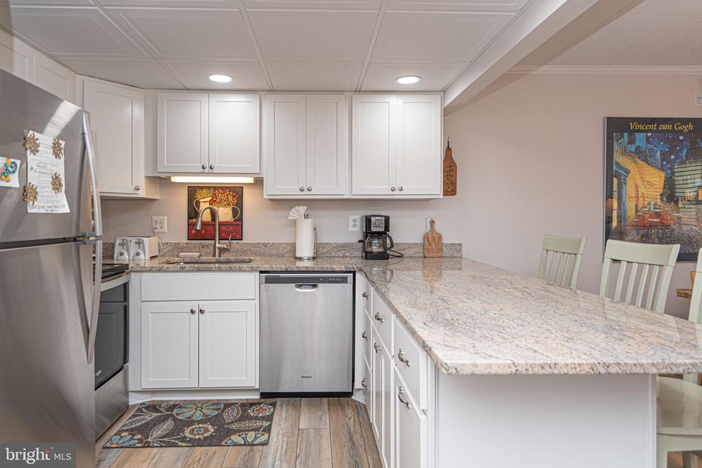 9 47TH STREET 207