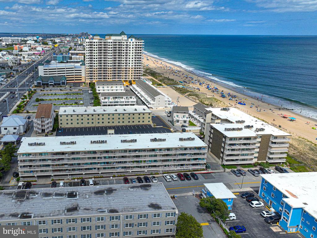 9 47TH STREET 207