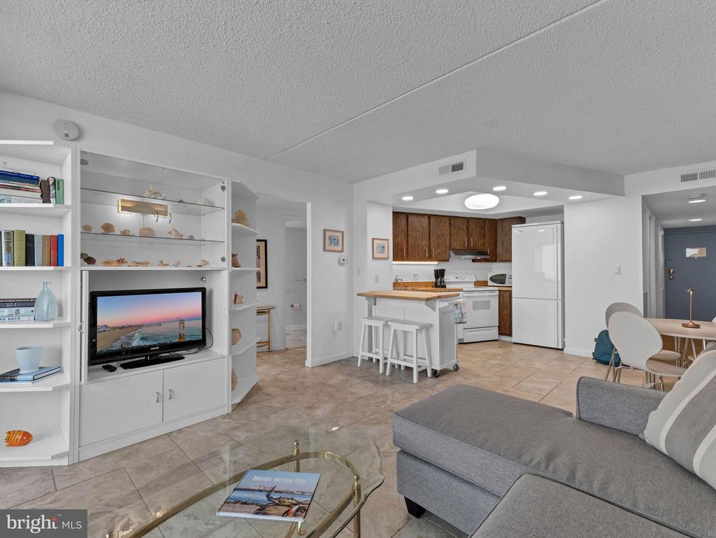 10900 COASTAL HIGHWAY 915