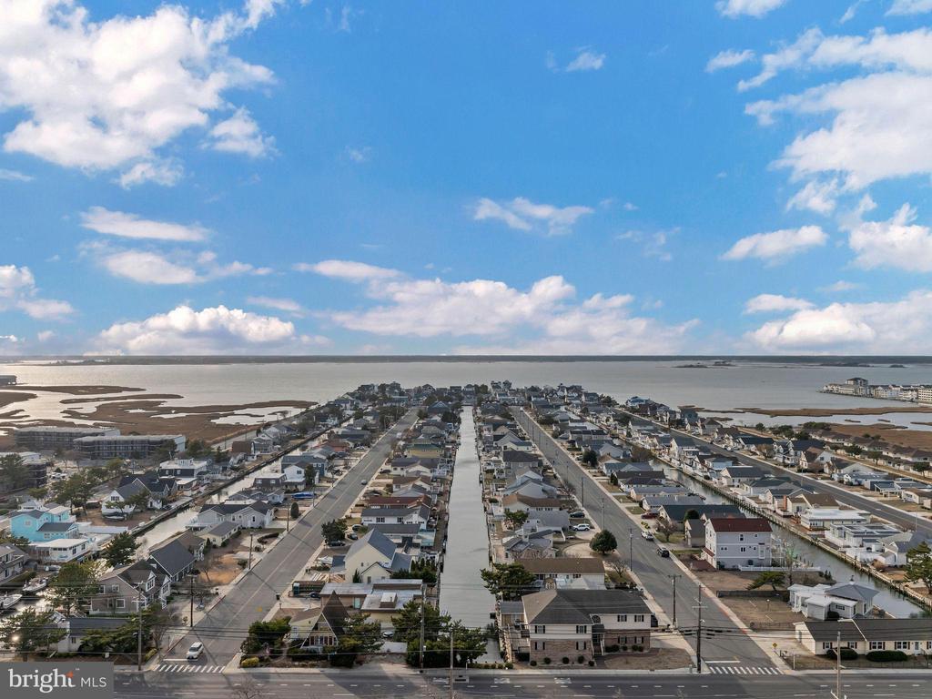 10900 COASTAL HIGHWAY 1702