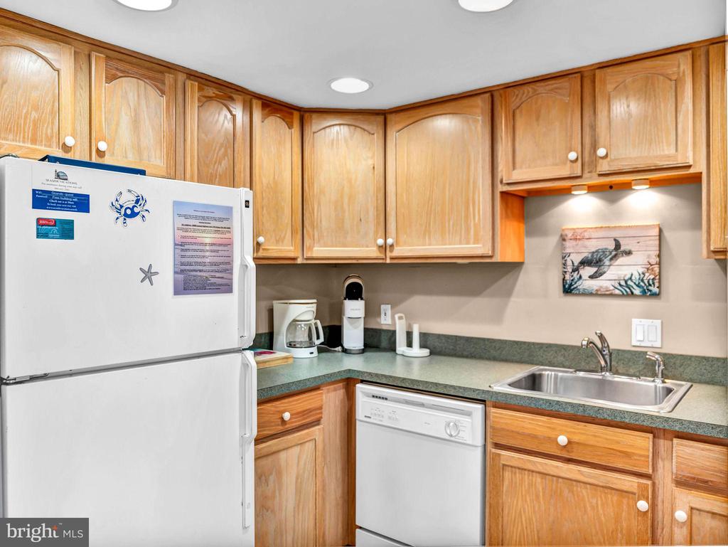 10900 COASTAL HIGHWAY 1702