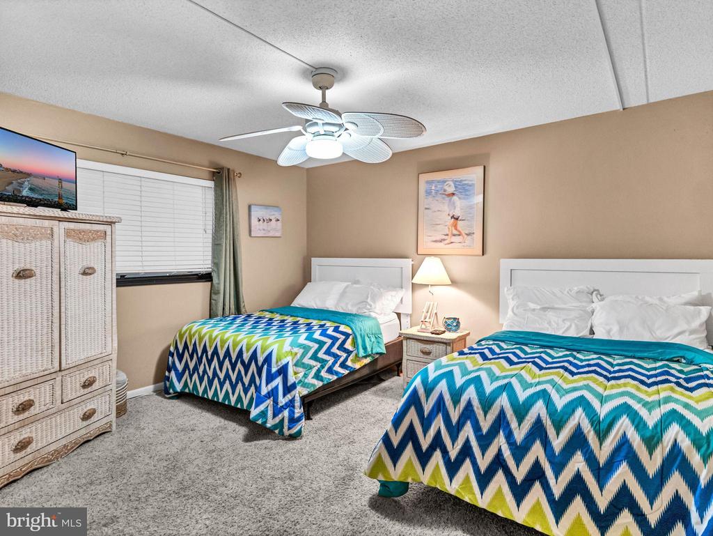 10900 COASTAL HIGHWAY 1702