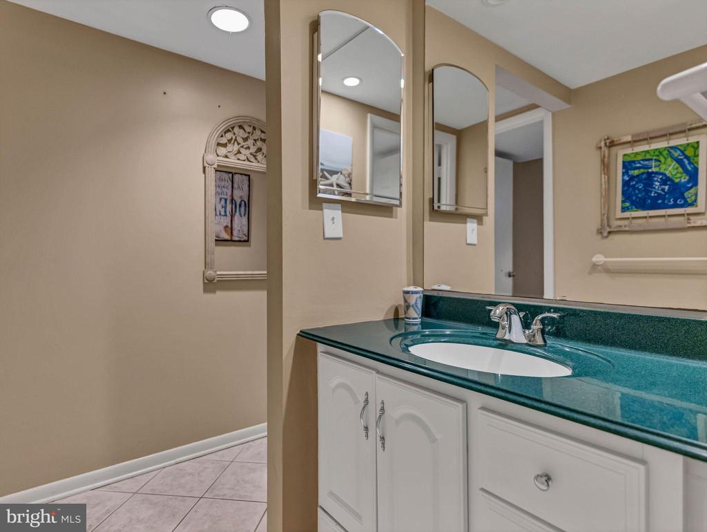 10900 COASTAL HIGHWAY 1702