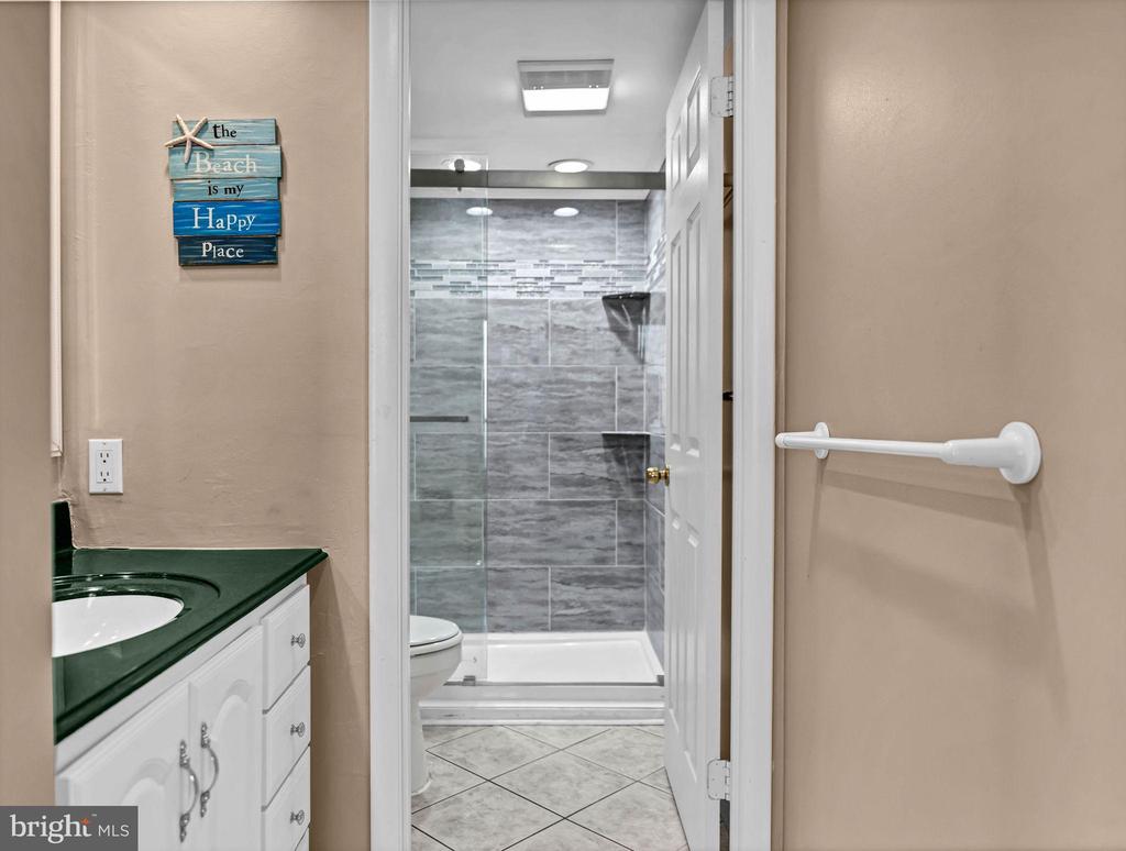 10900 COASTAL HIGHWAY 1702