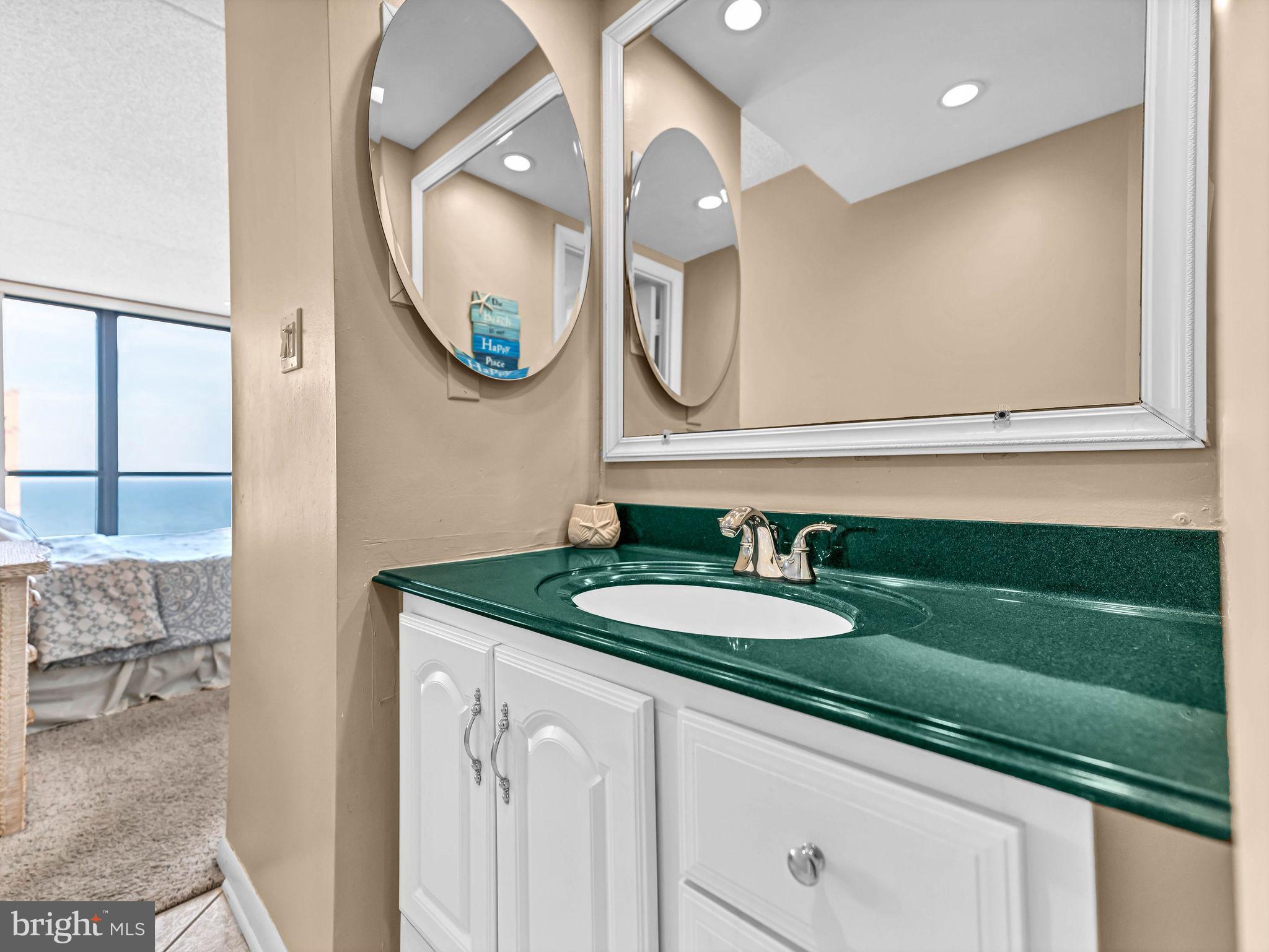 10900 COASTAL HIGHWAY 1702
