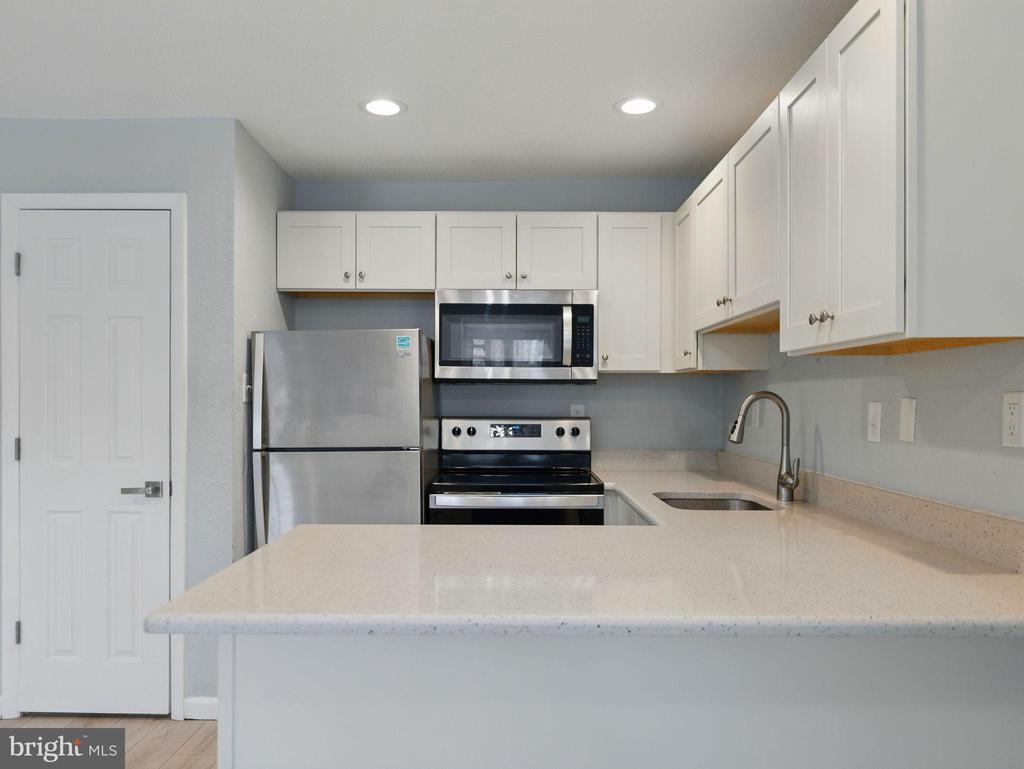 152 JAMESTOWN ROAD 10101
