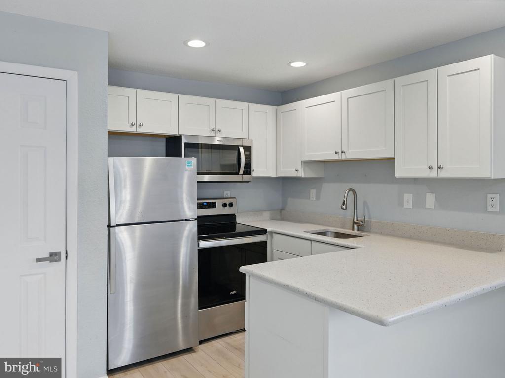 152 JAMESTOWN ROAD 10101