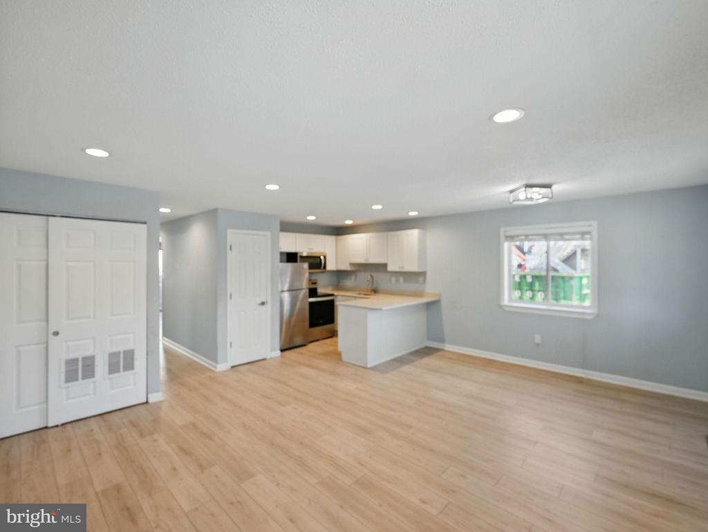 152 JAMESTOWN ROAD 10101