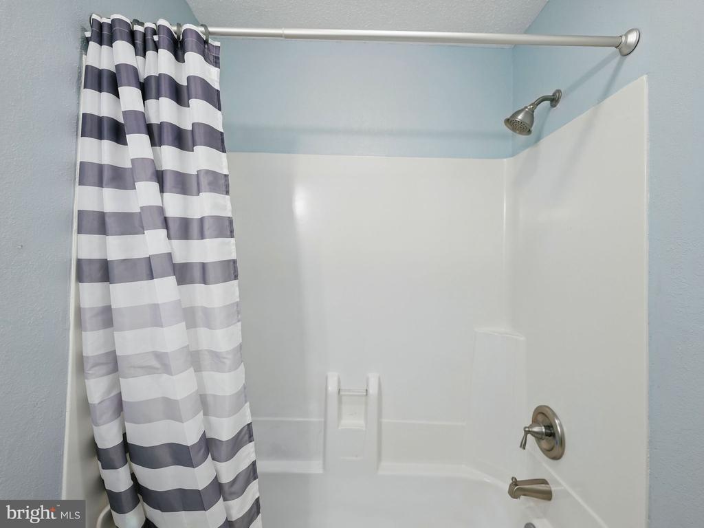 152 JAMESTOWN ROAD 10101