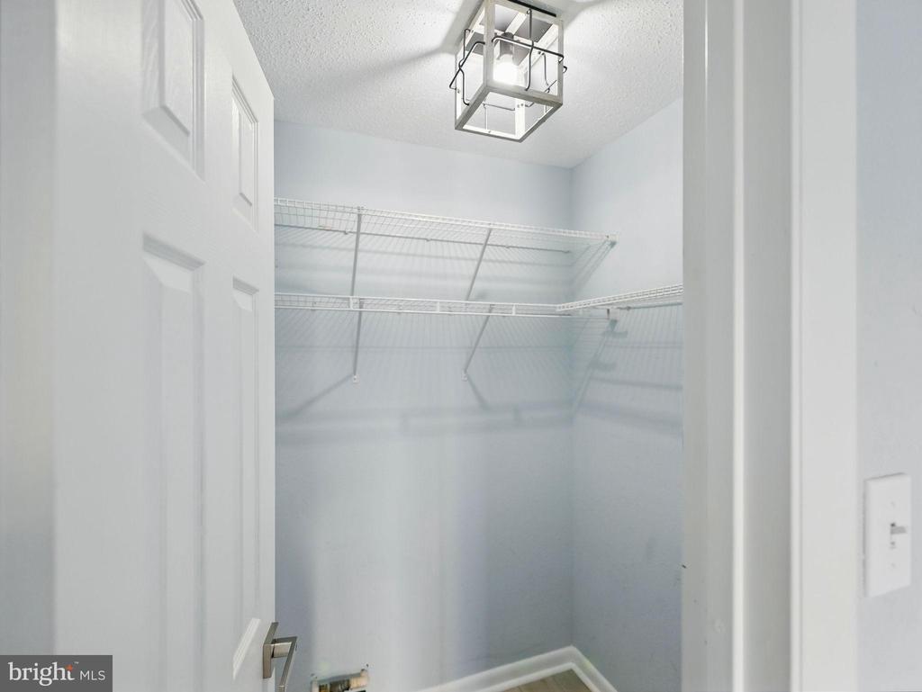 152 JAMESTOWN ROAD 10101