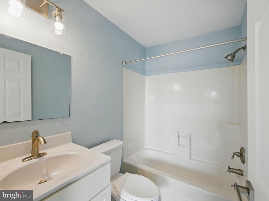 152 JAMESTOWN ROAD 10101