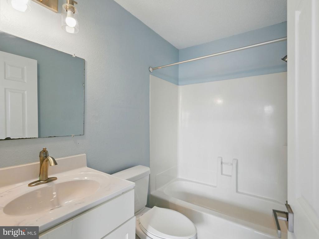 152 JAMESTOWN ROAD 10101