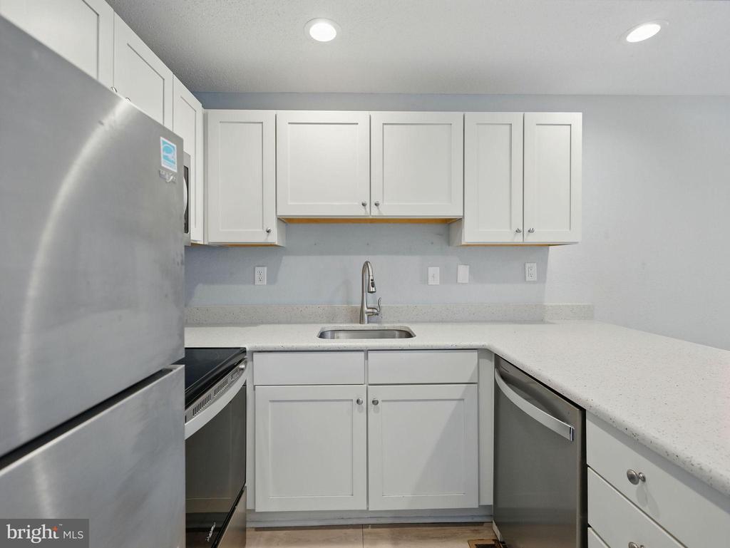 152 JAMESTOWN ROAD 10101